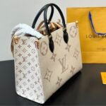 Louis Vuitton Onthego MM Monogram Canvas Beige 35Cm M46912 - Image 3