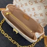 Louis Vuitton Pochette Métis East West Monogram Canvas Cream 21Cm M46914 - Image 3
