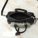 Louis Vuitton Keepall Bandoulière 25 Bag Black 25Cm - Image 9