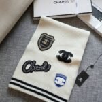 Chanel 24B Cashmere Knitted Badge Scarf White 180Cm - Image 3