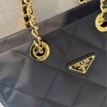 Prada Re Edition 1995 Chaîne Re Nylon Tote Bag Black 26Cm 1BG468 2AOS F0002 V COO - Image 4