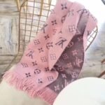 Louis Vuitton Logomania Shine Scarf Rose Ballerine 180Cm M70466 - Image 3