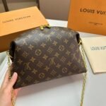 Louis Vuitton Cosmetic Pouch Gm Brown 27Cm M46458 - Image 4