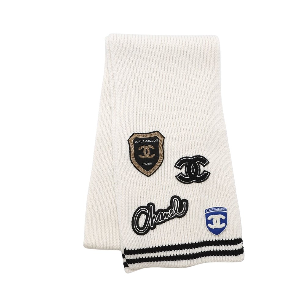 207 Chanel 24B Cashmere Knitted Badge Scarf White 180Cm - Image 1