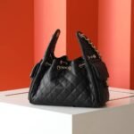 Chanel 25 Small Handbag Grained And Gold Tone Metal Black 26Cm AS5293 B20304 94305 - Image 7