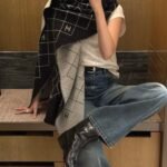 Chanel 25A Quilted Double C Scarf Black 180Cm - Image 6