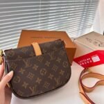 Louis Vuitton Saumur BB Monogram Brown 20Cm M46740 - Image 6
