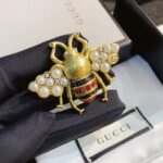 Gucci GG Black And Red Bee Brooch Gold With Pearl - Image 6