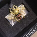 Gucci GG Black And Red Bee Brooch Gold With Pearl - Image 4