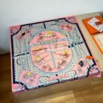 Hermes Les Voitures Nouvelles Scarf Rose Bonbon And Blue 90Cm H984108S 01 - Image 6
