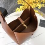 Louis Vuitton Le 5 À 7 Supple Large In Grained Brown 31Cm 713938AAAUQ2536 - Image 4