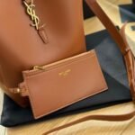 Saint Laurent Le 37 In Shiny Brown 25Cm - Image 3