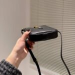 Saint Laurent Le 5 A 7 Mini Vertical Bag Black 18Cm - Image 4