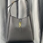 Saint Laurent Le 5 À 7 Soft Small Hobo Bag In Smooth Black 27Cm 713938AAAUQ1000 - Image 2