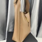 Saint Laurent Le 5 À 7 Soft Small Hobo Bag In Smooth Brown 27Cm - Image 2
