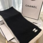 Chanel 23A Cashmere Scarf Black And White 170Cm - Image 5