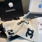 Chanel Logo Cashmere Muffler Black And White 170Cm - Image 6