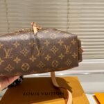 Louis Vuitton Odyssey Bag Monogram Brown 27Cm M25085 - Image 6