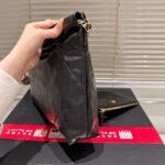 Chanel 22 East West Bag Leather Black 39Cm - Image 3