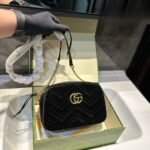 Gucci GG Marmont Small Camera Bag Velvet Black 23Cm - Image 2