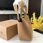 Saint Laurent Le 5 À 7 Bea In Suede Golden Leaf 55Cm 763435008IW3194 - Image 4