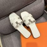 Hermes Oran Sandal Blanc H021056Z 02350 - Image 3