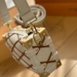 Louis Vuitton Side Trunk PM Creme Noisette 18Cm M25216 - Image 6