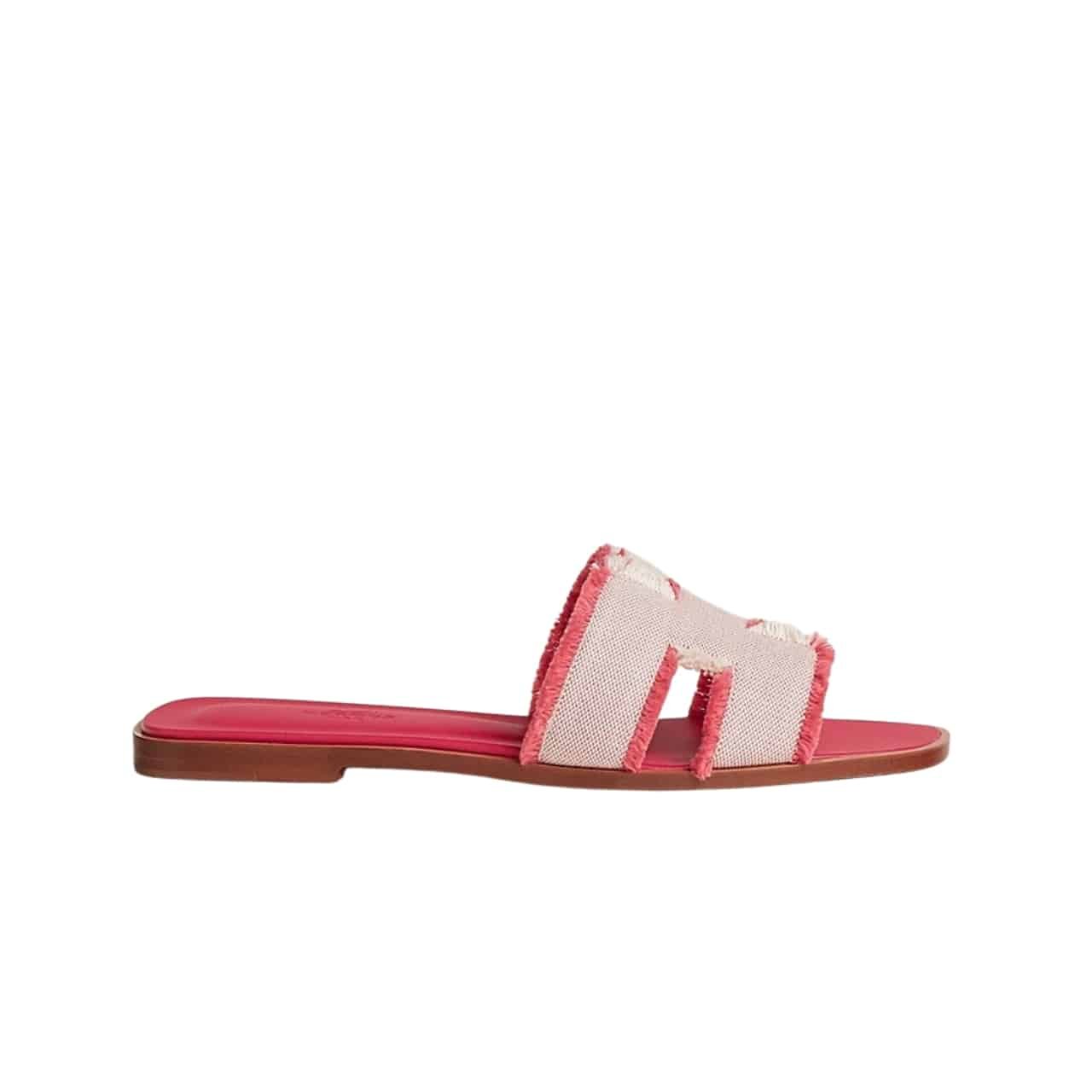 xr:d:DAF4OnkYemU:1716,j:274017264644812718,t:24040208 Hermes Oran Sandal Pink H231095Z C5350 - Image 1