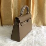 Hermes Kelly Mini Epsom Handbag Etoupe 22Cm - Image 3