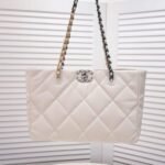 Chanel Quilted 19 East West Shopping Bag White 41Cm - Image 4