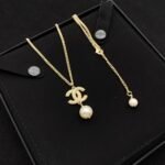Chanel CC Pearl Gold Necklace - Image 2