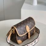 Louis Vuitton Diane Monogram Canvas Brown 24Cm M45985 - Image 2
