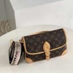Louis Vuitton Diane Monogram Canvas Brown 24Cm M45985 - Image 3